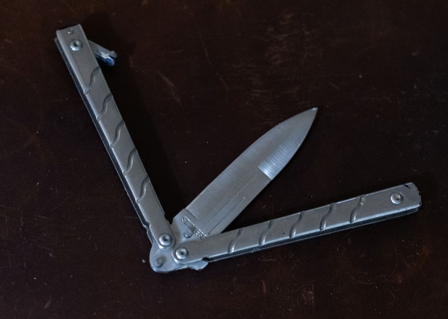 hidden blade mechanism assassin weapon