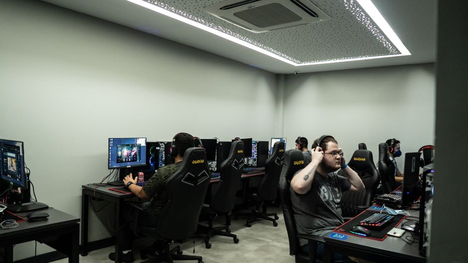 competitive multiplayer gaming arena
