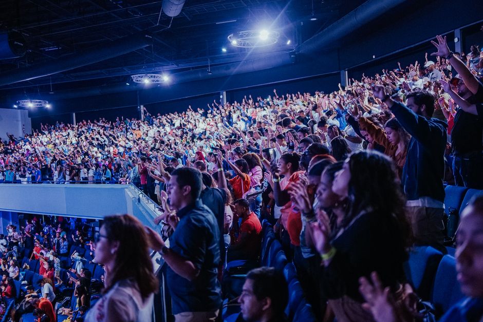audience concert hall cheering