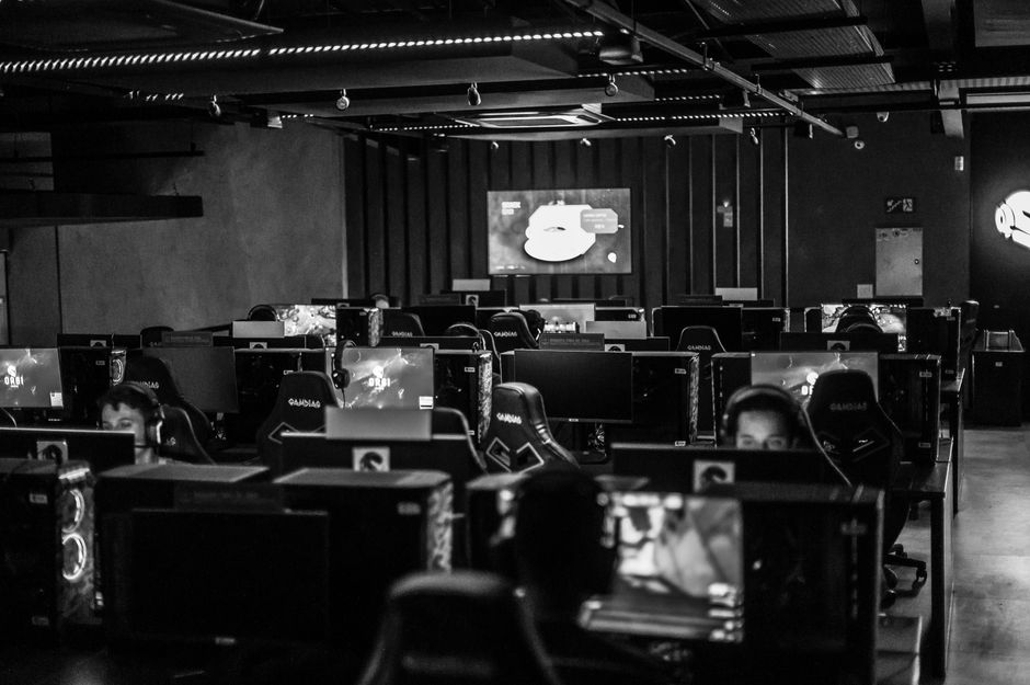 Del Sofá a los Estadios: La Transformación de los eSports en Fenómeno Global
