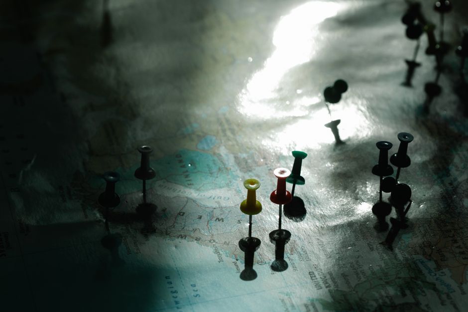 Domina el Mapa: Estrategias de Posicionamiento y Control de Zonas en Shooters