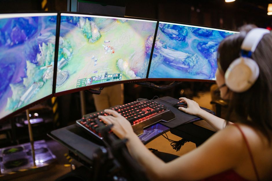 esports gaming competitive league of legends strategy
