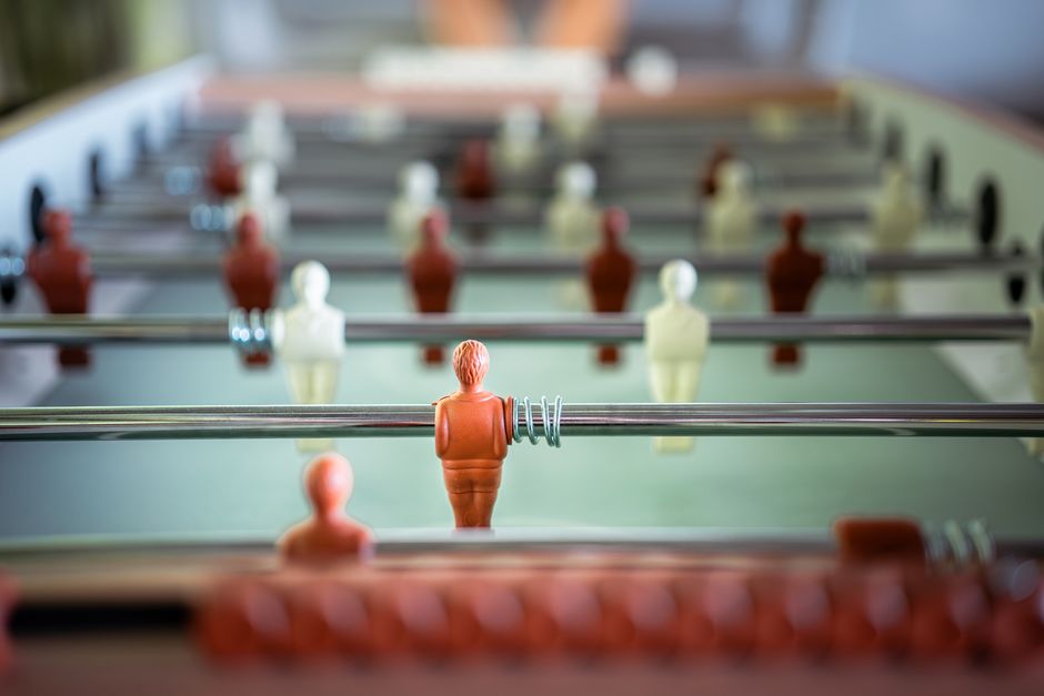 El Engaño de las Barras de Vida: Cómo los Desarrolladores Manipulan tus Emociones