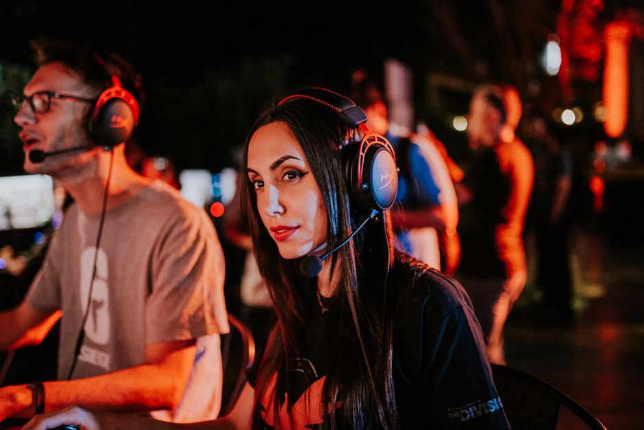 La Brecha Salarial en eSports Femenino: Un Problema Estructural que la Industria Sigue Ignorando