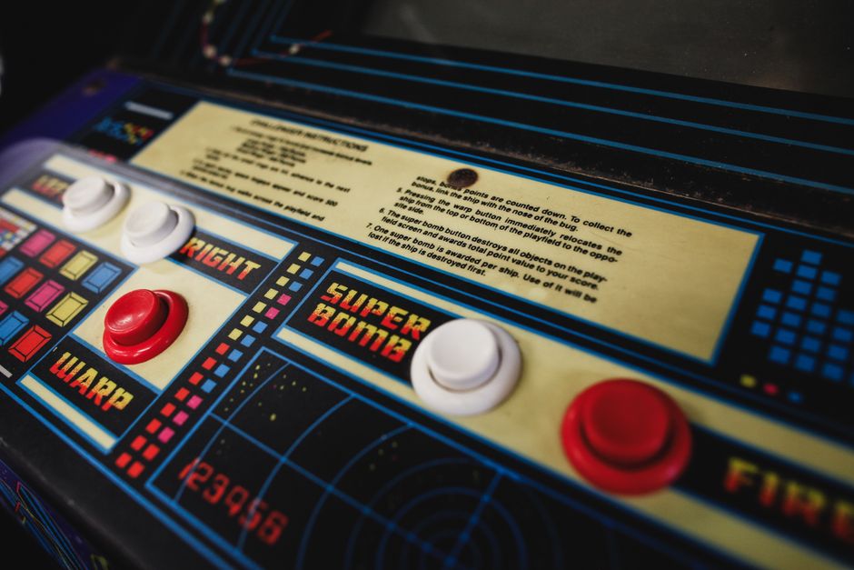 retro arcade gaming 1980s vector graphics