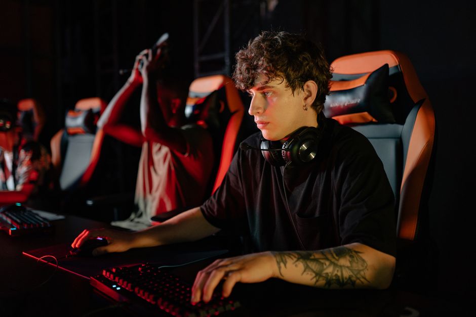 La Vida Útil de un Jugador Profesional de eSports: Por Qué la Mayoría se Retira a los 25 Años