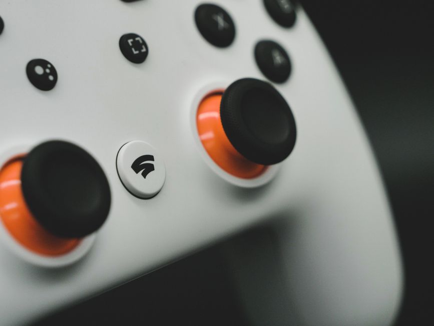 gaming controller hardware ergonomic design