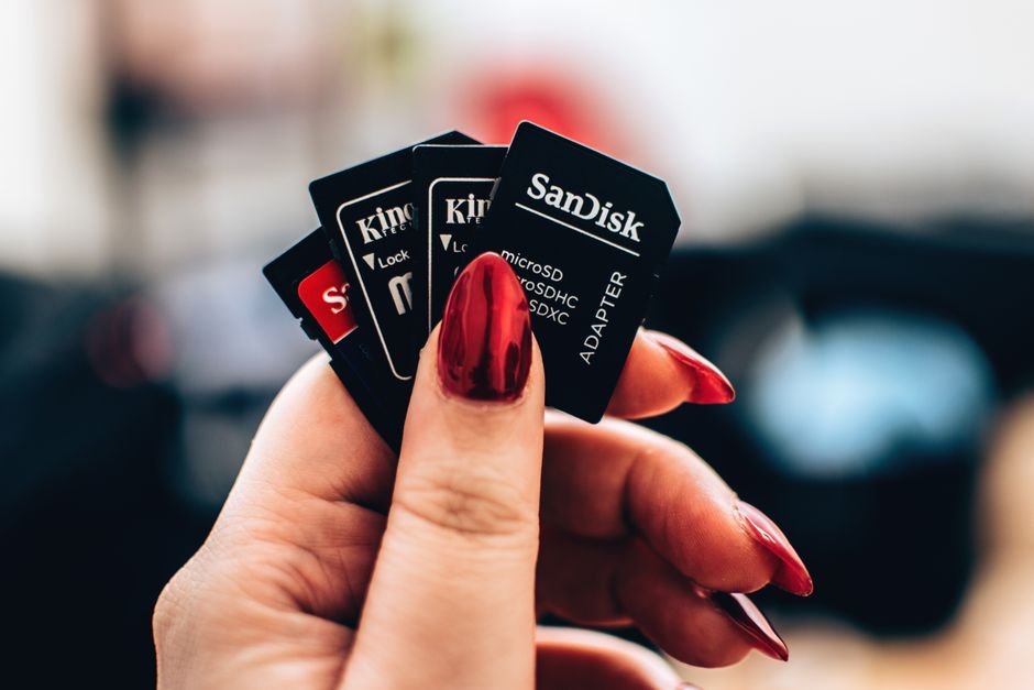 Memorias Flash vs Memory Cards: El Almacenamiento de Partidas Antes de la Nube