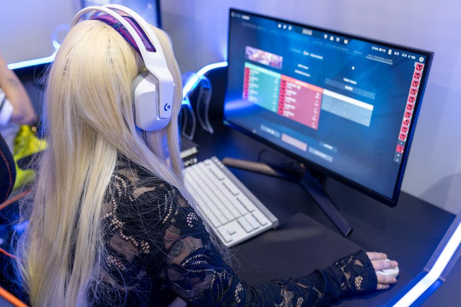 online gaming revenue streams