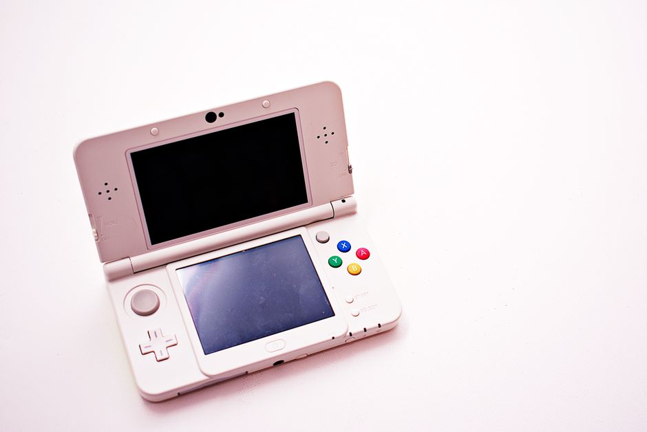 gaming handheld device technology screen