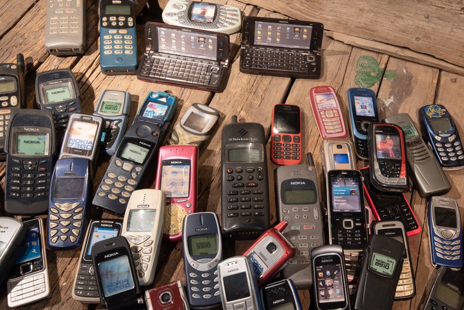 abandoned mobile phones technology graveyard