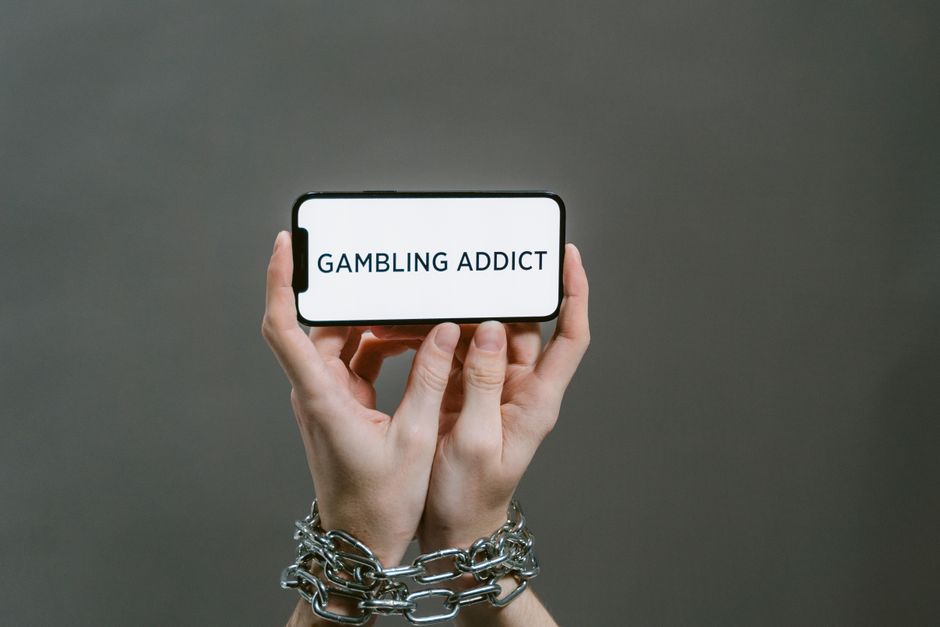 mobile game spending money addiction