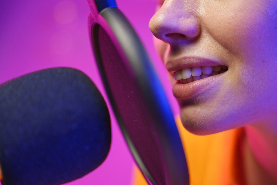 Simlish: El Idioma Ficticio de Los Sims y la Magia detrás de sus Voces