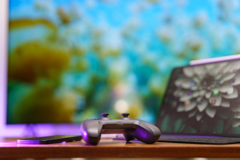Streamers Hispanohablantes: Los Arquitectos Silenciosos del Éxito en Lanzamientos de Juegos
