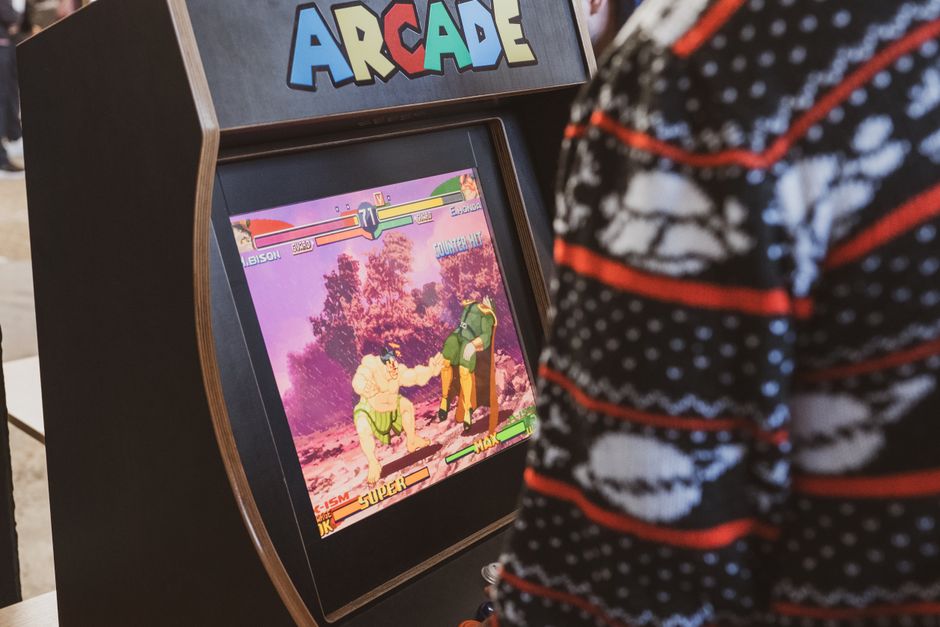 retro arcade games split screen gameplay