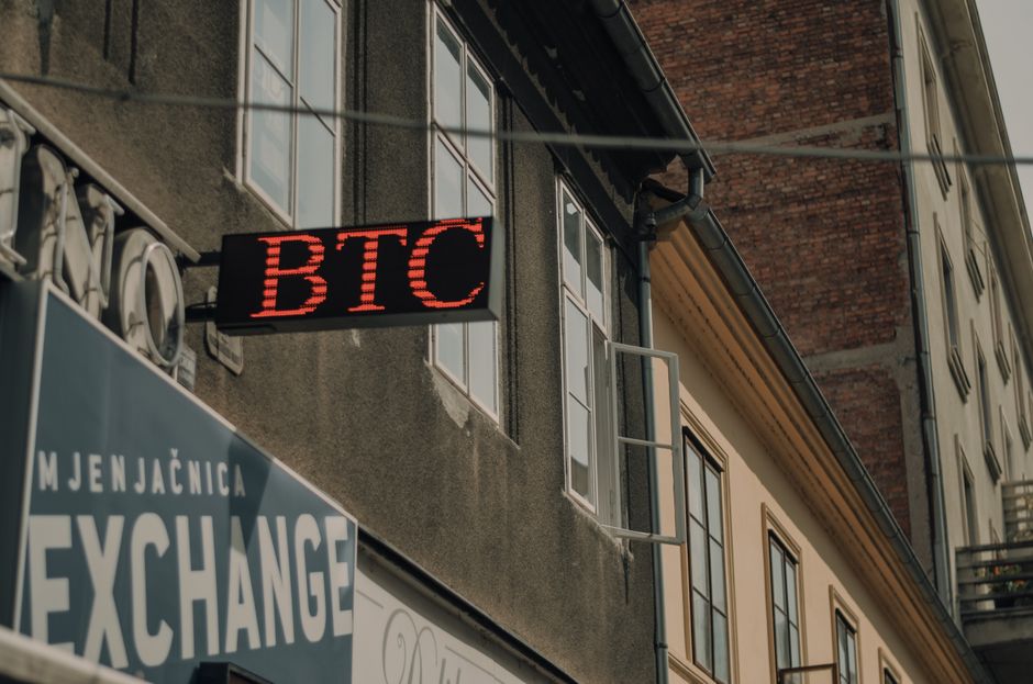 cryptocurrency market collapse blockchain