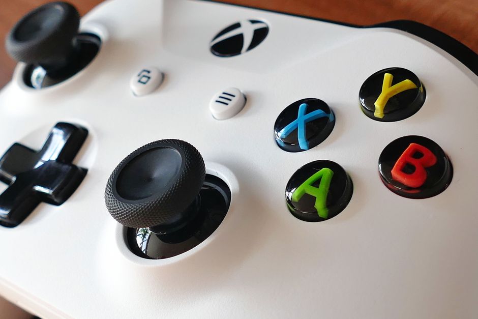Xbox Game Pass vs PlayStation Plus Extra/Premium: análisis de catálogo y rentabilidad